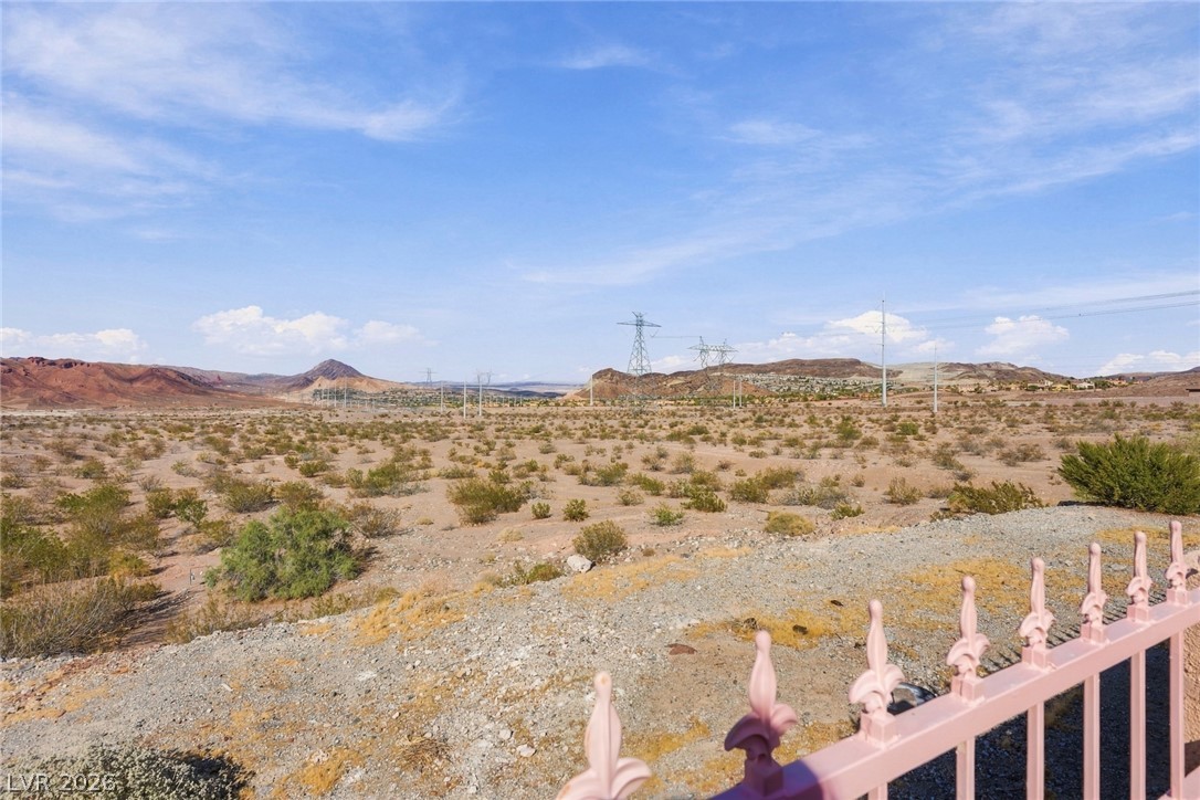 Photo 38 of 49, 1057 Armillaria Street