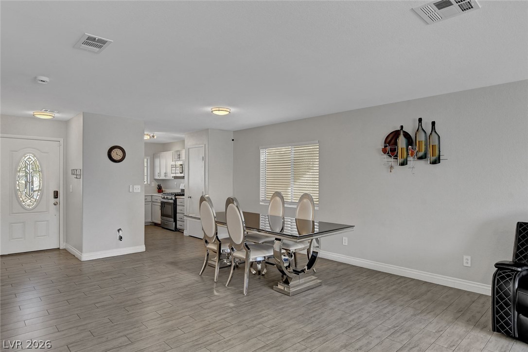 Photo 4 of 1017 Cliffbrook Hedge Avenue