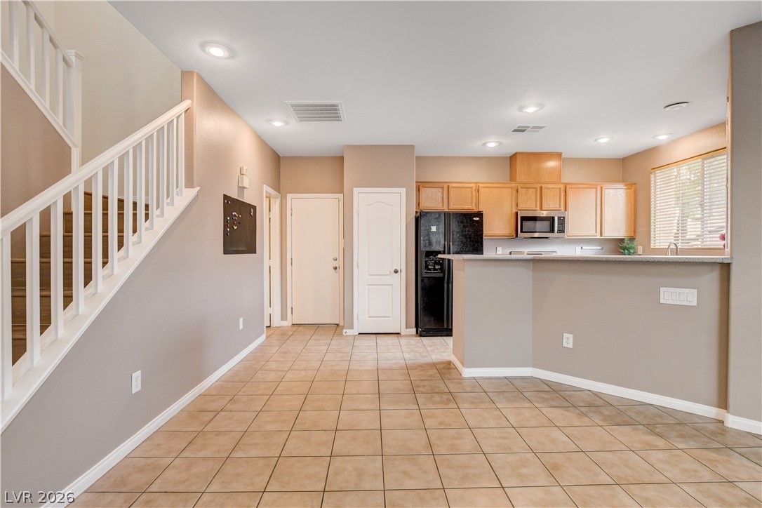 Photo 9 of 33, 9111 Canoga Canyon Court #103