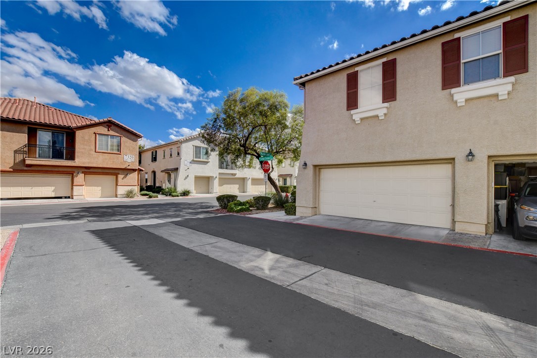 Photo 30 of 33, 9111 Canoga Canyon Court #103