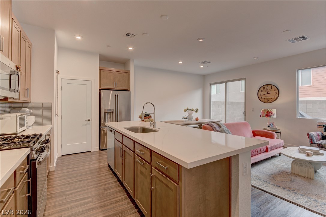Photo 3 of 3212 Vittoria Avenue