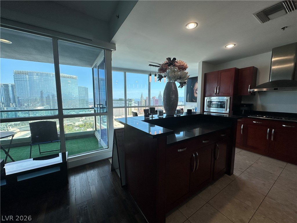 Photo 11 of 65, 4575 Dean Martin Drive #2907