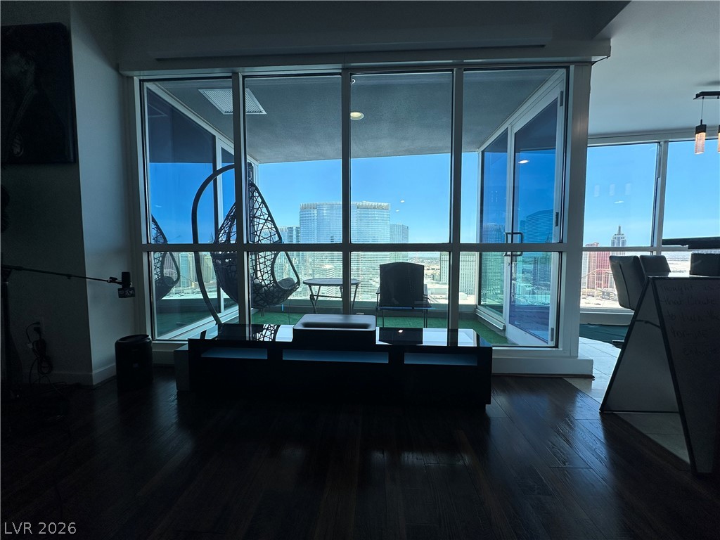 Photo 16 of 65, 4575 Dean Martin Drive #2907