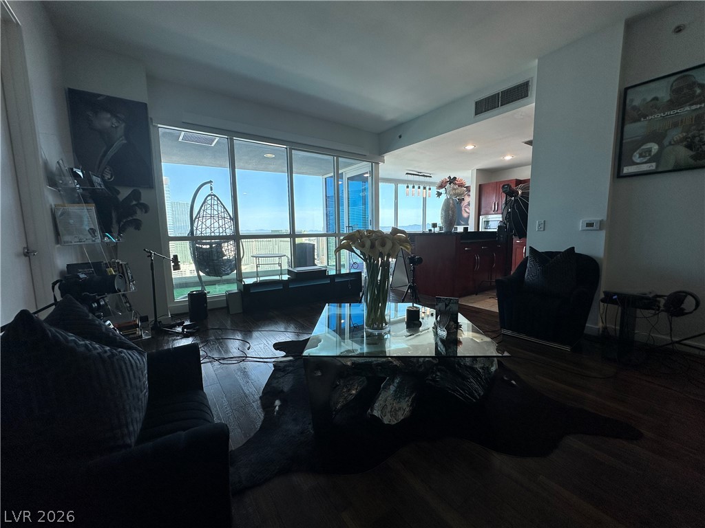 Photo 18 of 65, 4575 Dean Martin Drive #2907