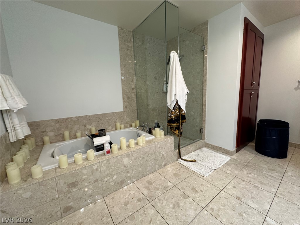 Photo 31 of 65, 4575 Dean Martin Drive #2907