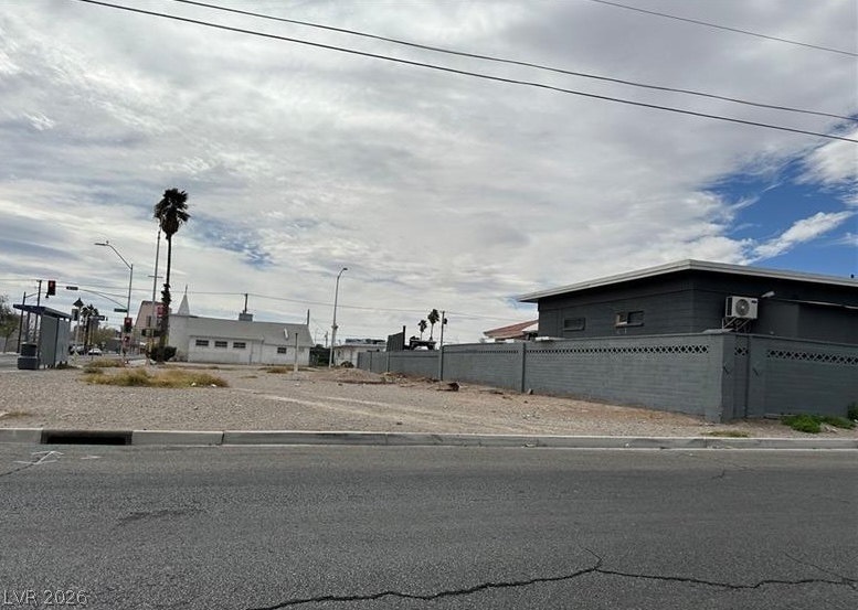 Photo 2 of 402 Harrison Avenue