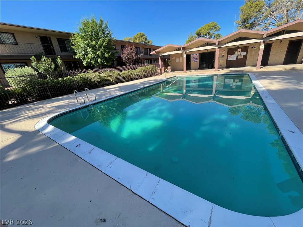 605 S Royal Crest Circle #24, Las Vegas
