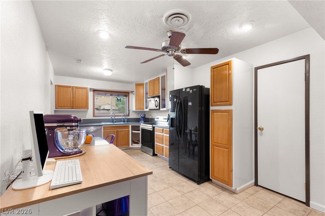 Photo 9 of 39, 2144 Valley Drive