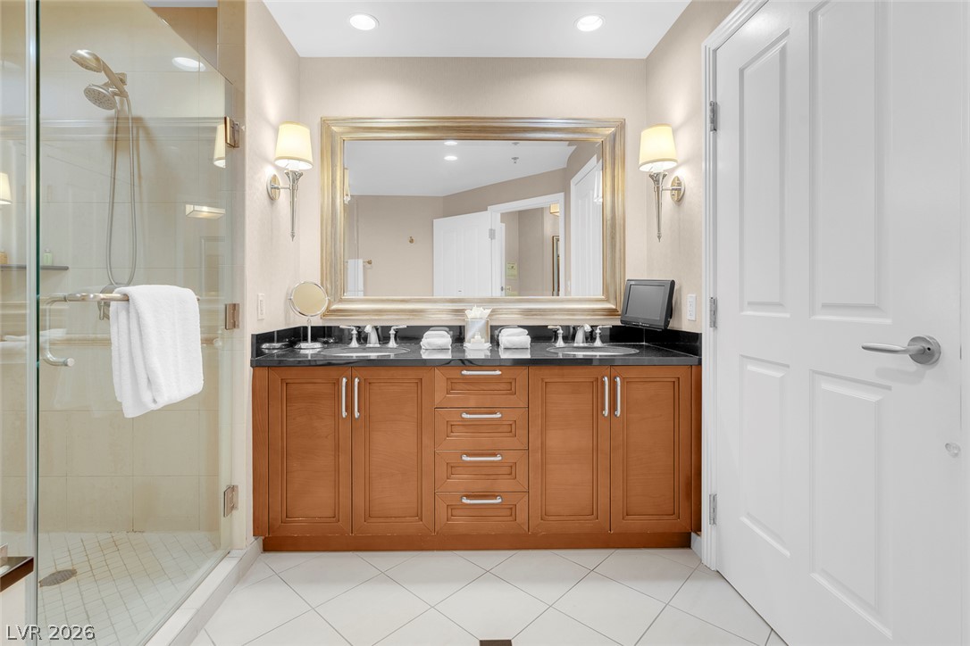 Photo 33 of 44, 145 E Harmon Avenue #2215