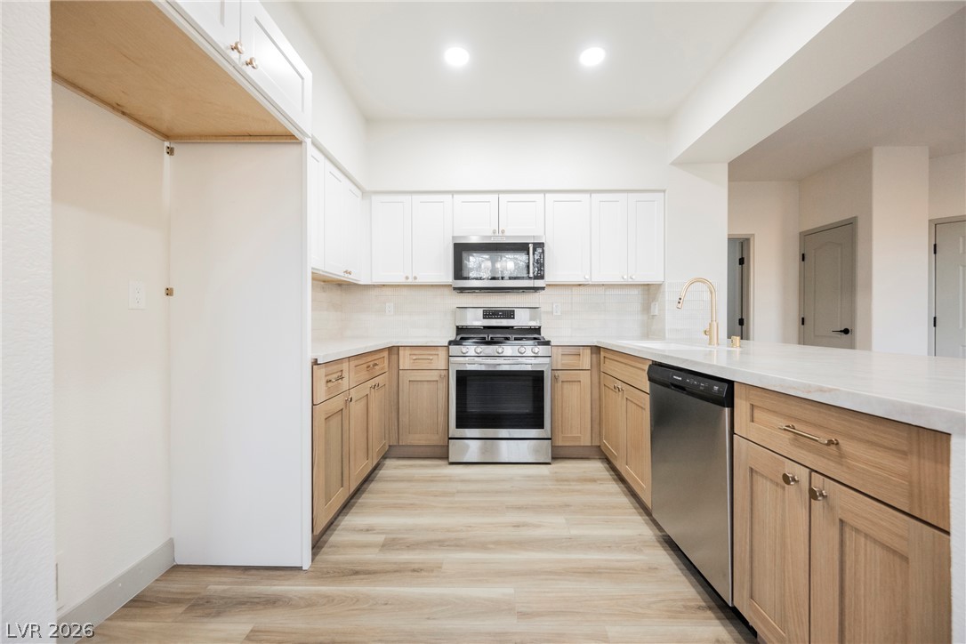 Photo 11 of 17, 7701 Constanso Avenue #104