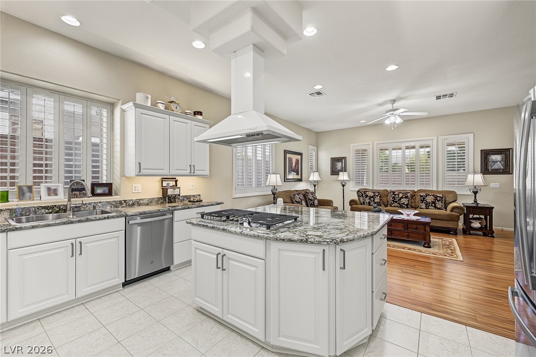 Photo 16 of 49, 7118 Prairie Flower Street