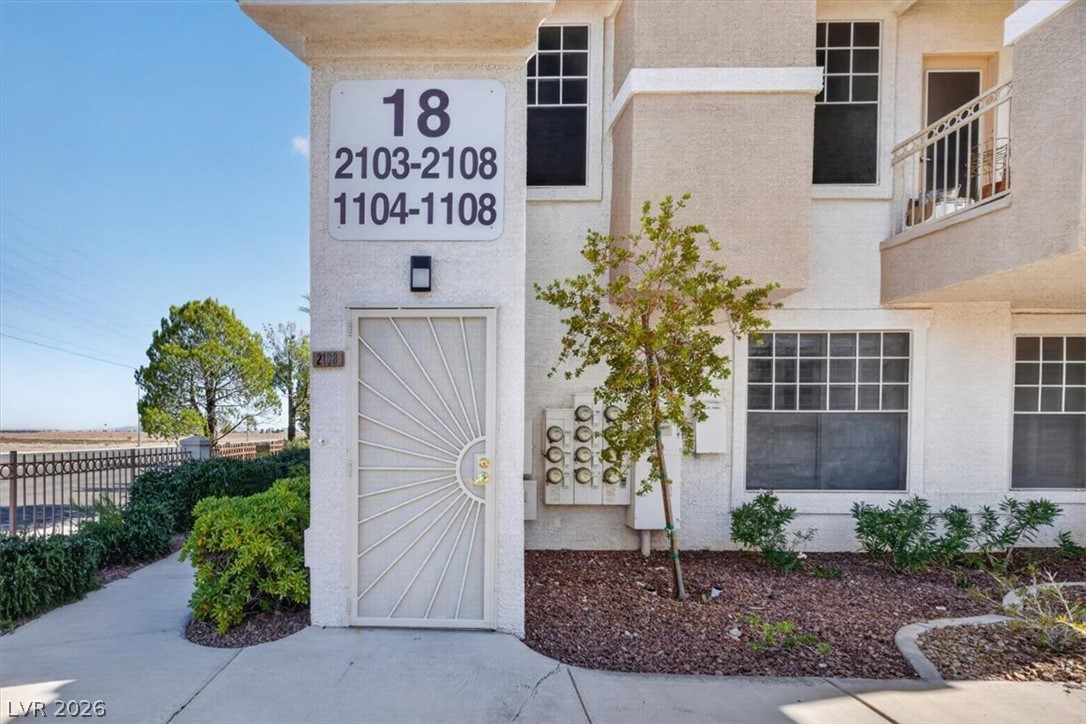 Photo 6 of 29, 8555 W Russell Road #2108
