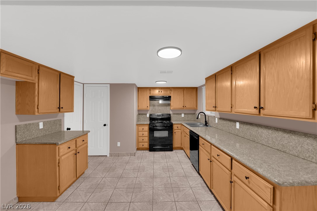 Photo 12 of 31, 7504 Jockey Avenue