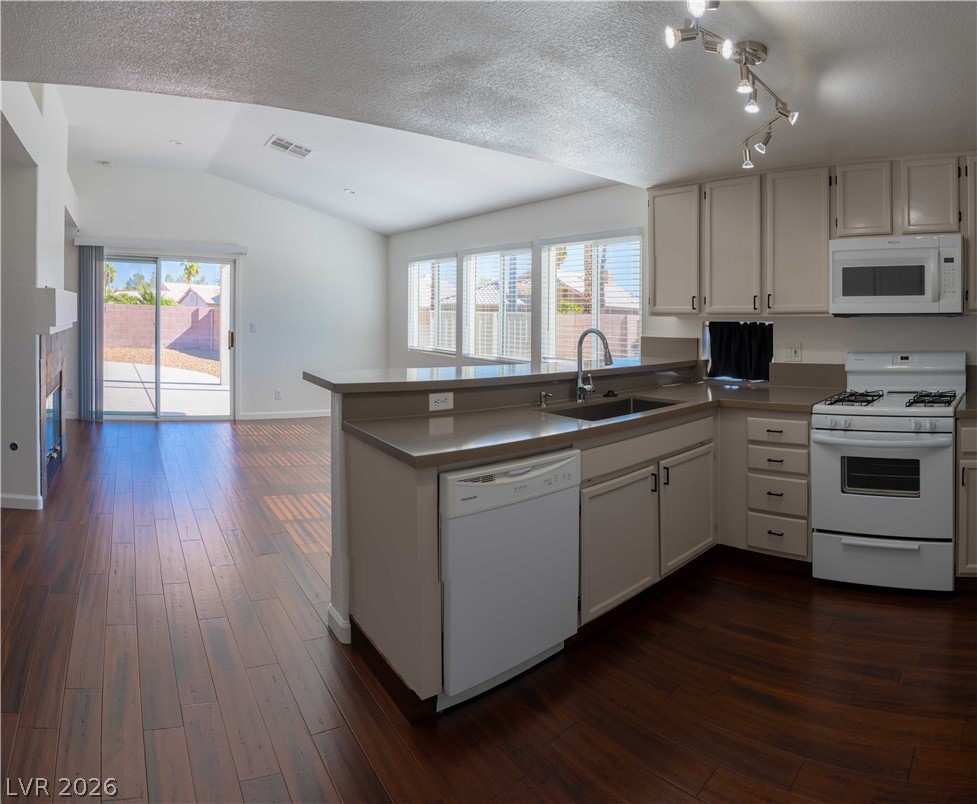 Photo 9 of 28, 4428 Rodman Drive