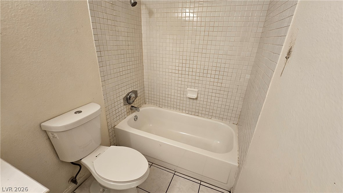 Photo 7 of 17, 7006 Royal Meadow Place