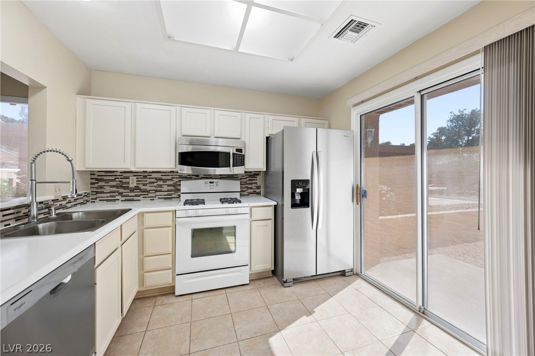Photo 13 of 39, 8540 Willowrich Drive