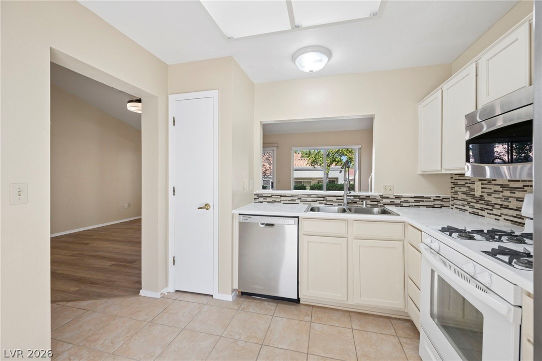 Photo 19 of 39, 8540 Willowrich Drive