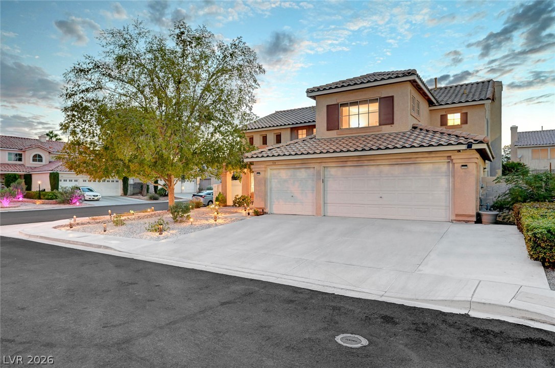 Photo 3 of 324 Velino Avenue