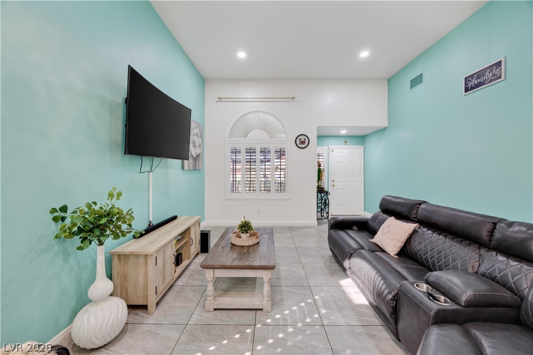 Photo 8 of 42, 1498 Mount Hood Street