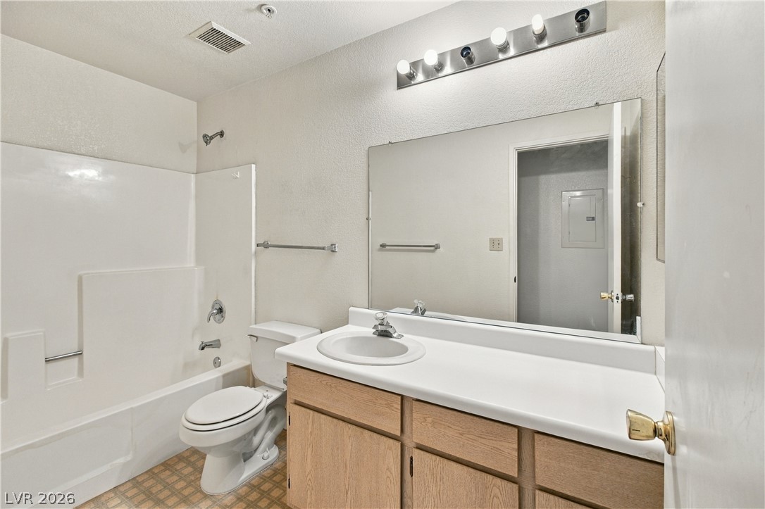 Photo 17 of 20, 2036 Mesquite Lane #203