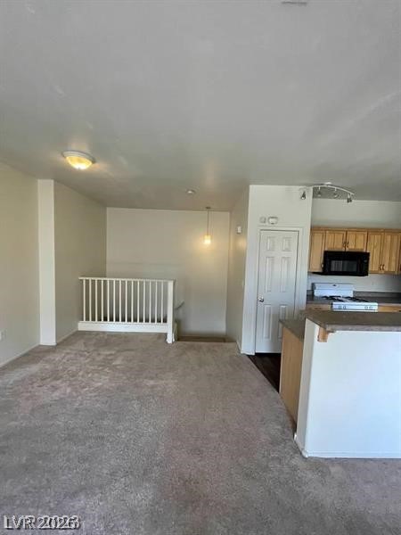 Photo 15 of 74, 6316 BEIGE BLUFF Street #201