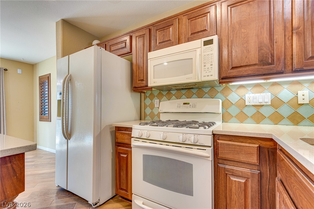 Photo 13 of 35, 5280 Judkins Drive