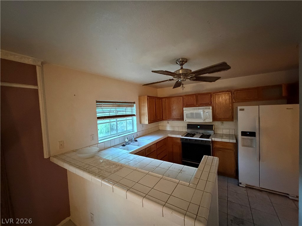 Photo 6 of 17, 435 Mayan Drive