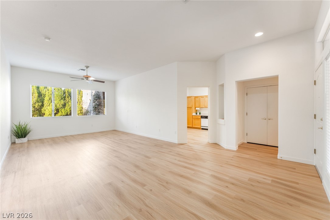 Photo 4 of 10300 Sawmill Avenue