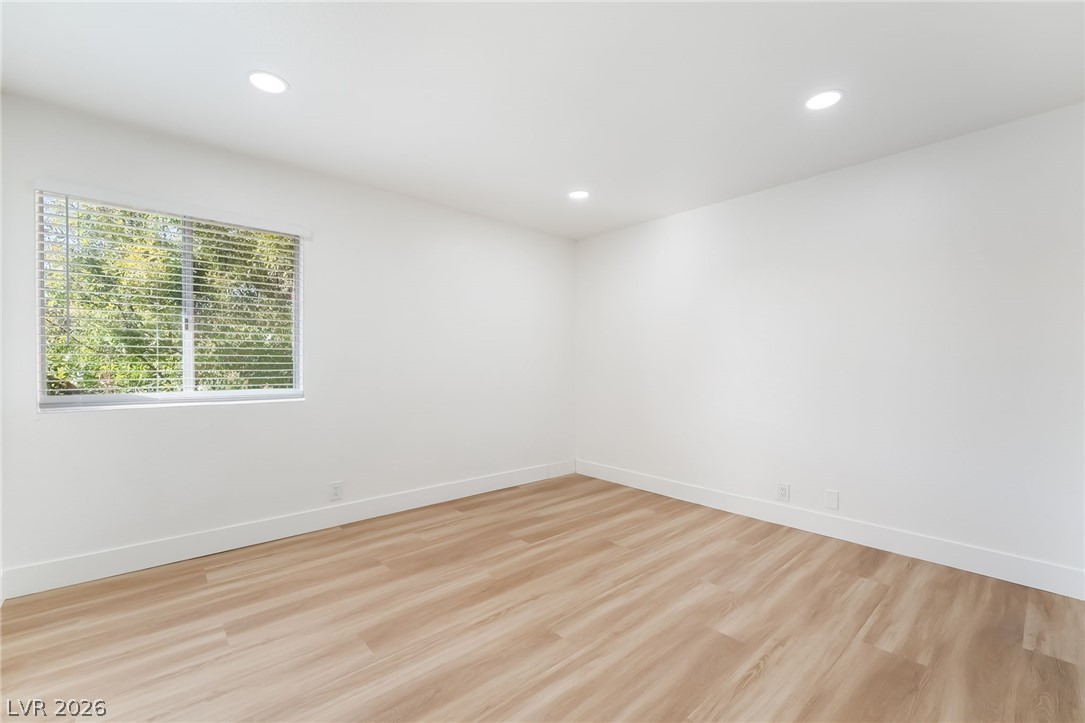 Photo 14 of 44, 5332 River Glen Drive #400