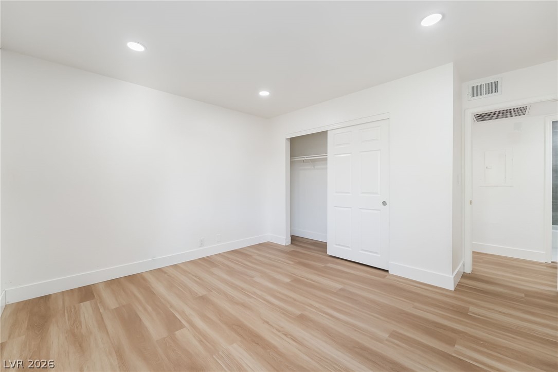 Photo 12 of 44, 5332 River Glen Drive #400