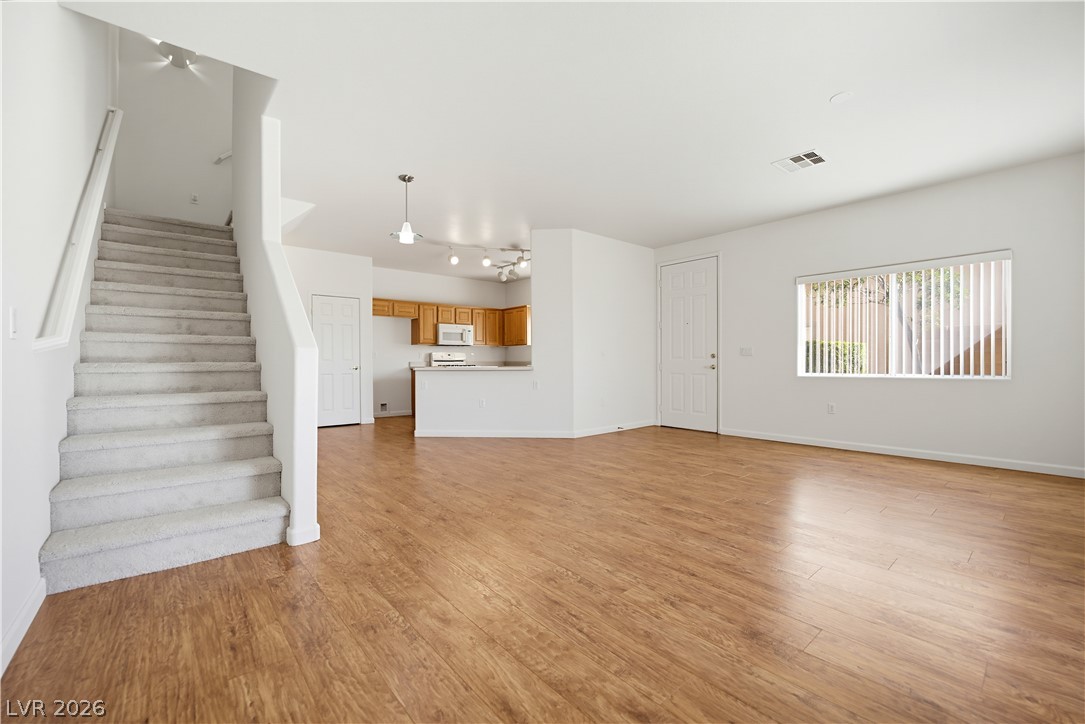 Photo 6 of 40, 3921 Pepper Thorn Avenue #2