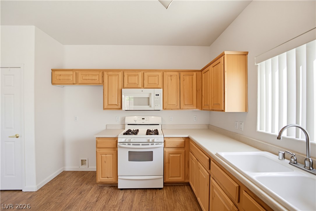 Photo 11 of 40, 3921 Pepper Thorn Avenue #2