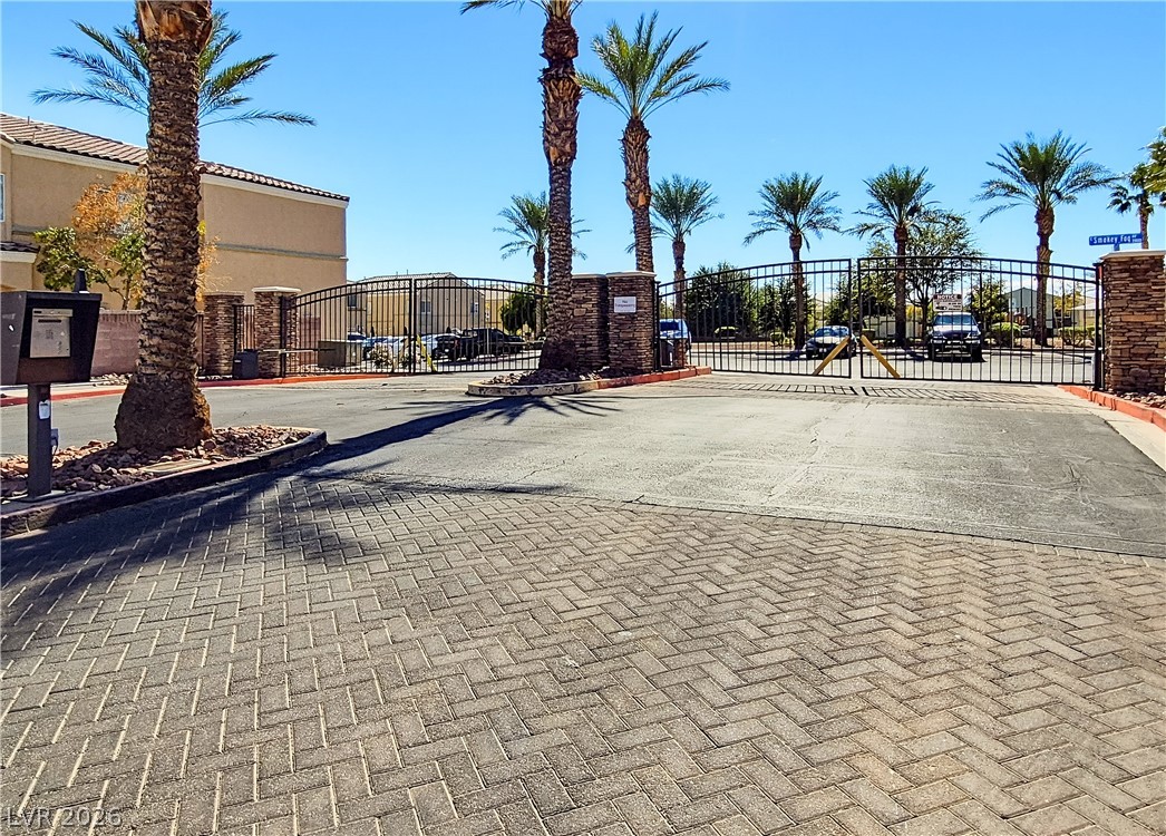 Photo 39 of 40, 3921 Pepper Thorn Avenue #2
