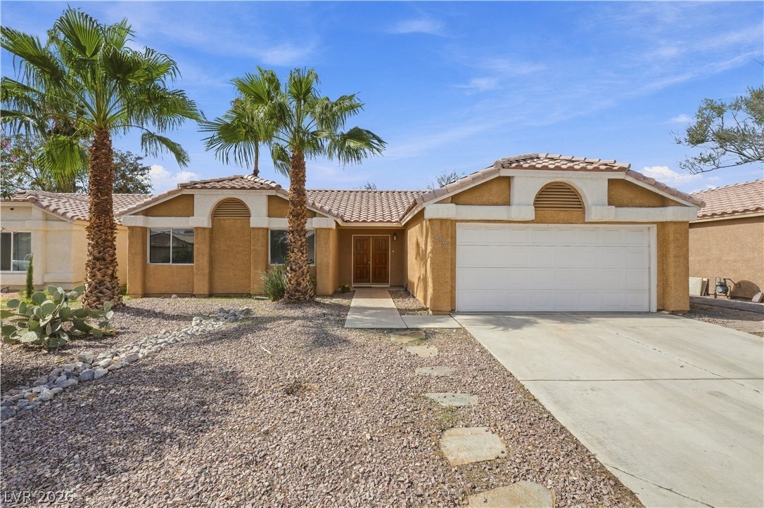 Photo 2 of 4935 Crystal Breeze Lane