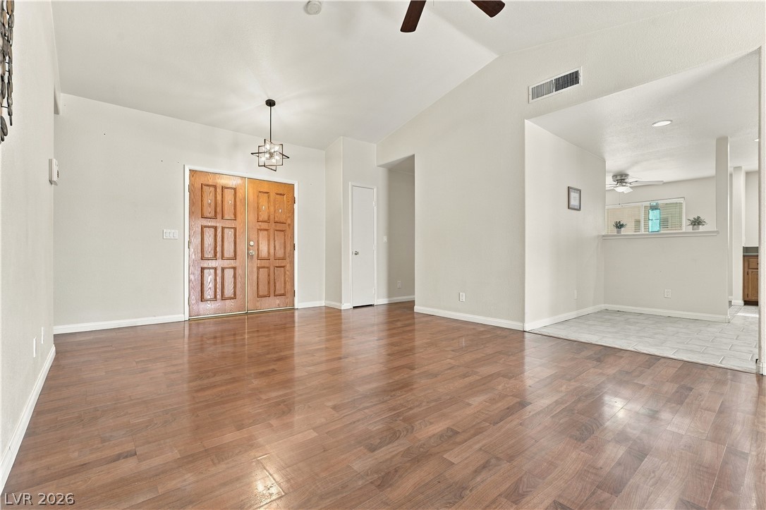 Photo 9 of 33, 4935 Crystal Breeze Lane