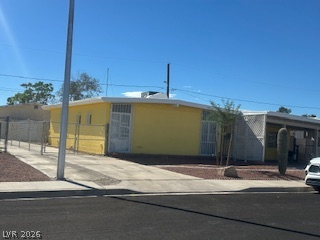 Photo 2 of 2737 E Taylor Avenue