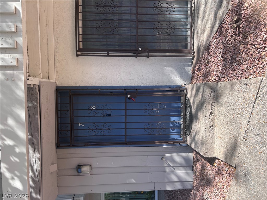 Photo 4 of 718 Fernwood Lane