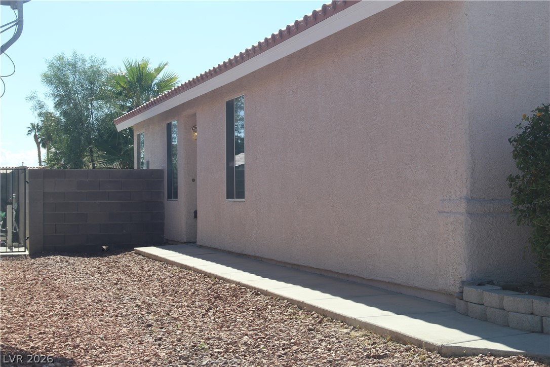 Photo 5 of 705 Alecandro Daniel Avenue