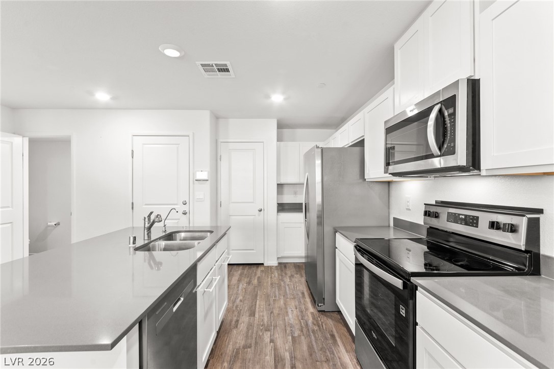 Photo 10 of 40, 4924 Fern Mesa Avenue