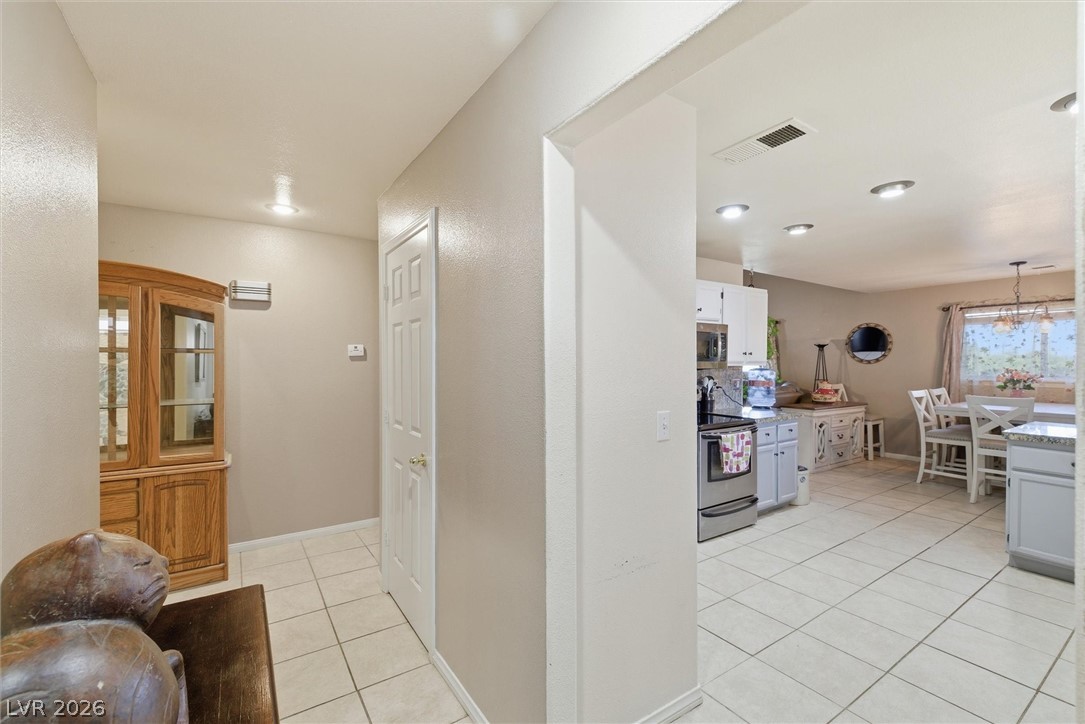 Photo 8 of 46, 2310 S Turtle Street