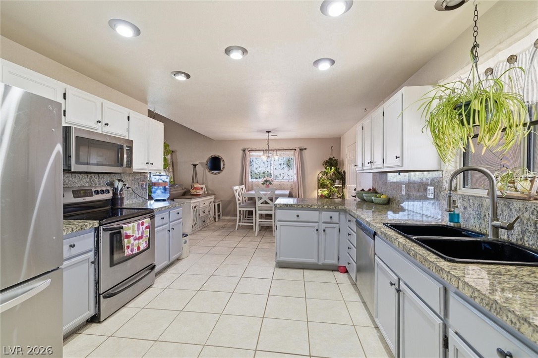 Photo 9 of 46, 2310 S Turtle Street