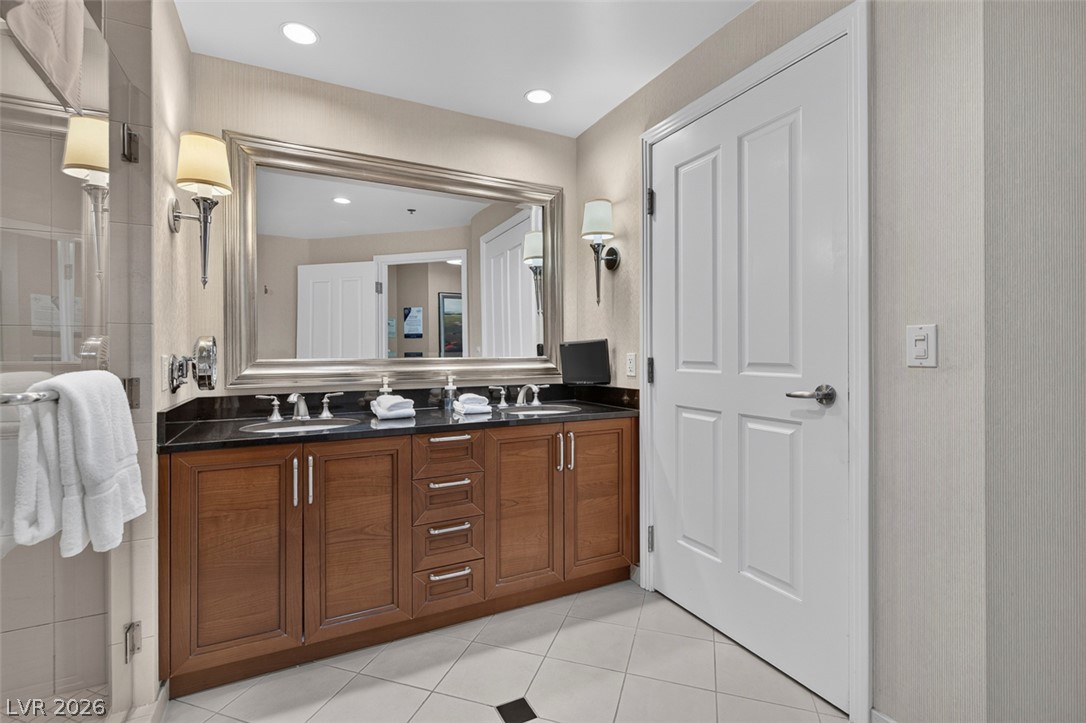 Photo 27 of 42, 125 E Harmon Avenue #1715