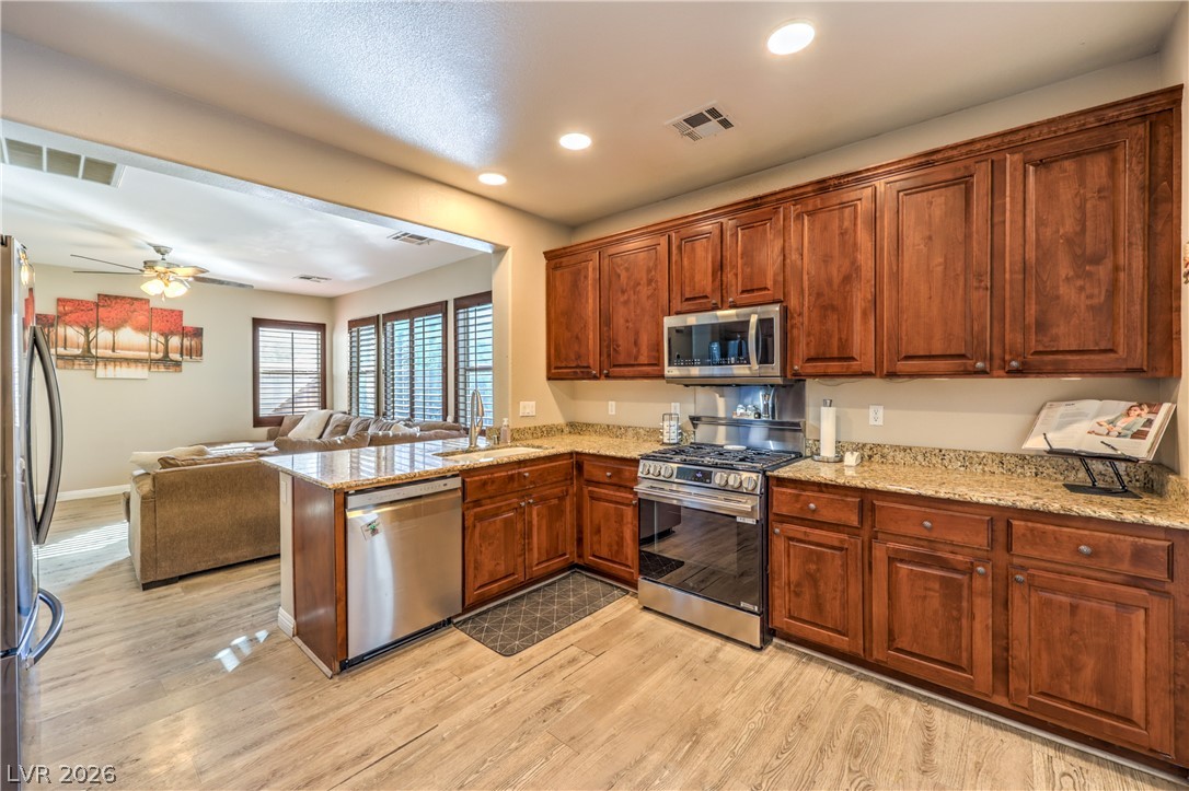 Photo 11 of 39, 1119 Lake Berryessa Street