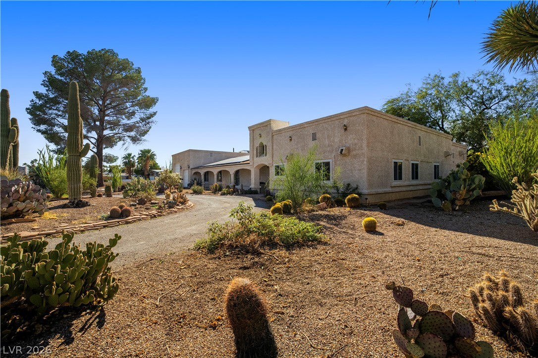 Photo 2 of 1823 Valley Drive