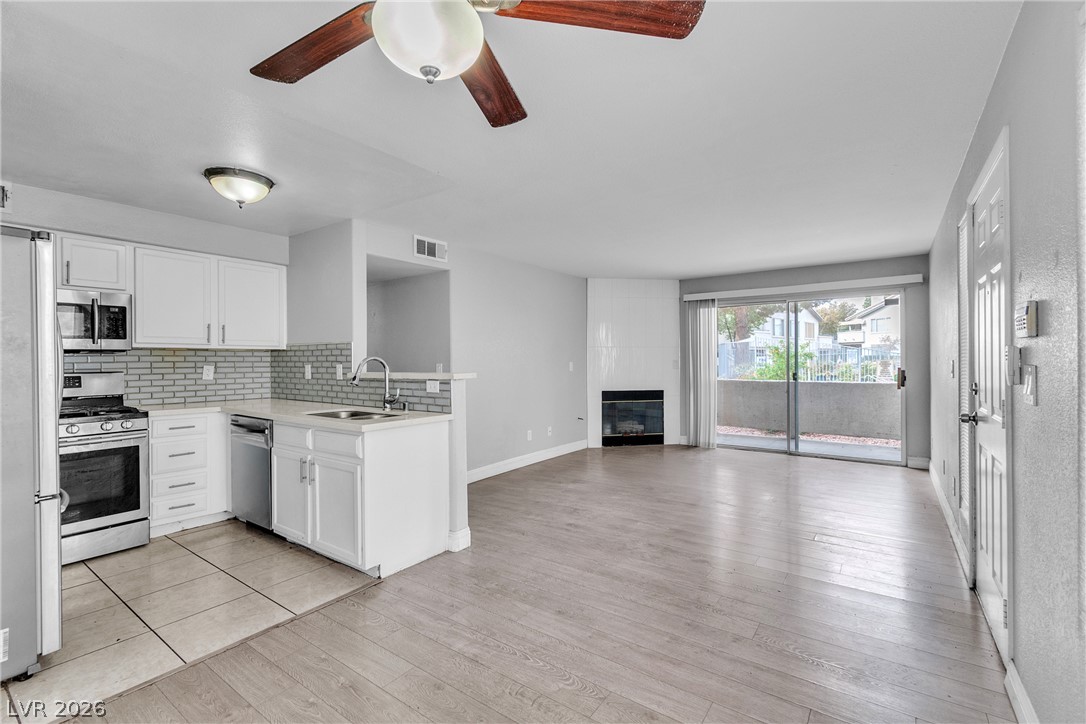 Photo 13 of 26, 3128 Tarpon Drive #102