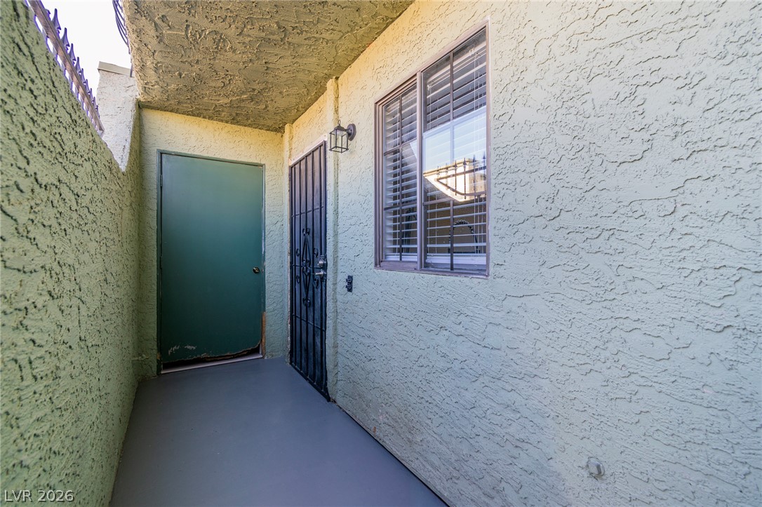 Photo 32 of 35, 7090 Burcot Avenue #B32