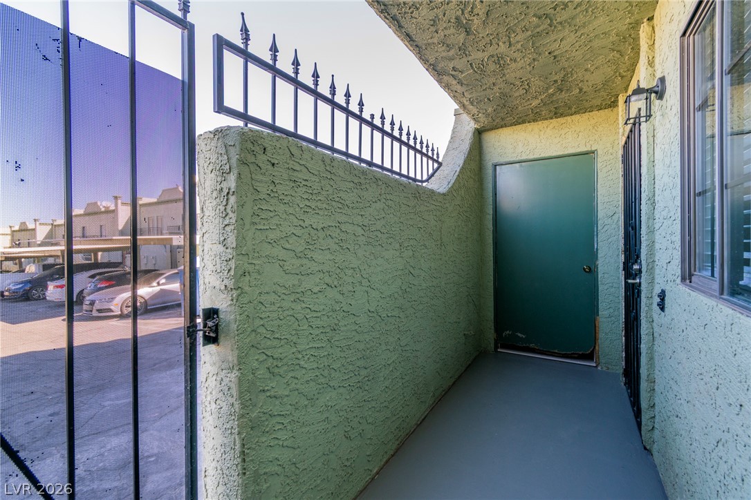 Photo 33 of 35, 7090 Burcot Avenue #B32