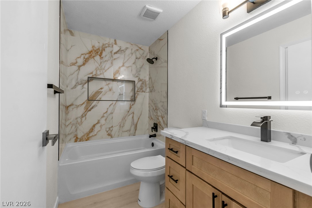 Photo 18 of 35, 7090 Burcot Avenue #B32