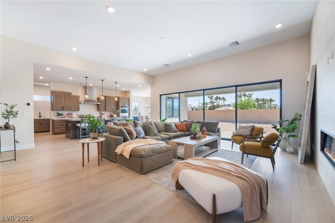 Photo 7 of 47, 9261 Fountain Creek Court