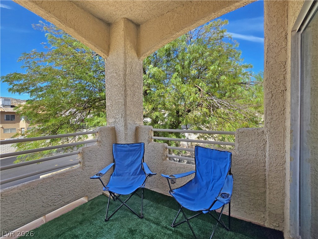 Photo 15 of 29, 2240 Highpointe Drive #201